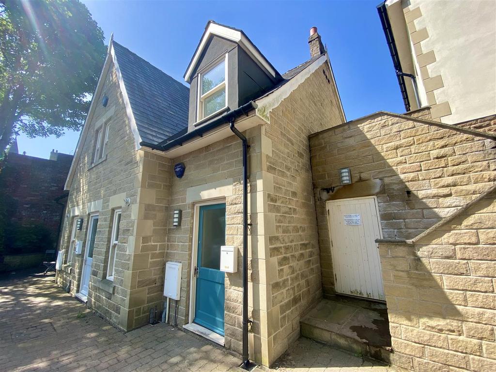 Beech Tree Mews, Psalter Lane 2 bed mews to rent £1,000 pcm (£231 pw)