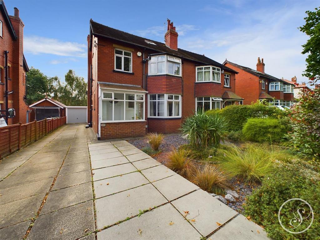 Lidgett Lane, Leeds 4 bed semidetached house for sale £460,000