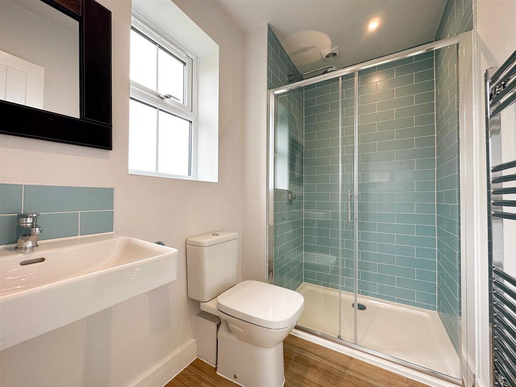 Bed 2 En Suite