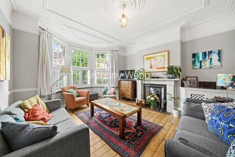 34 Belsize Avenue, London, N13 4TJ