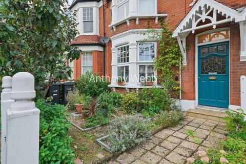 34 Belsize Avenue, London, N13 4TJ