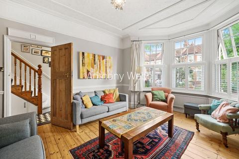 34 Belsize Avenue, London, N13 4TJ
