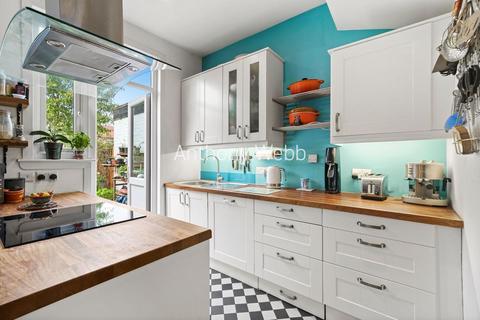 34 Belsize Avenue, London, N13 4TJ