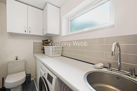 34 Belsize Avenue, London, N13 4TJ