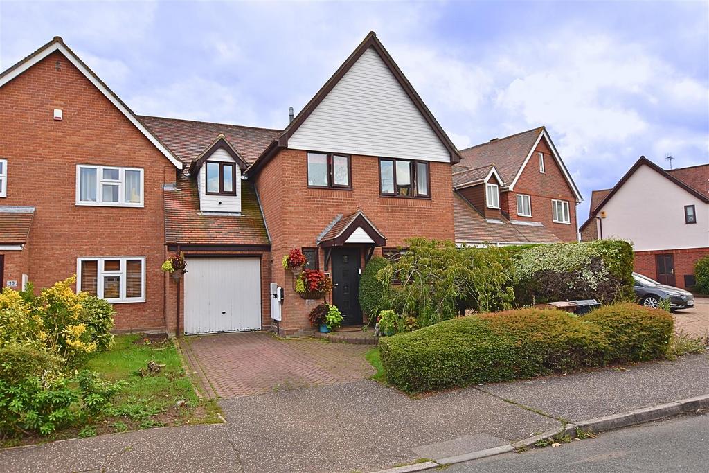 Celeborn Street, South Woodham Ferrers 4 bed link detached house for
