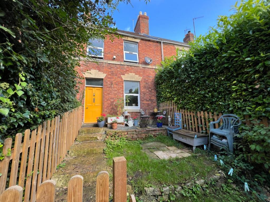 Slad Road, Stroud 2 bed terraced house for sale £310,000