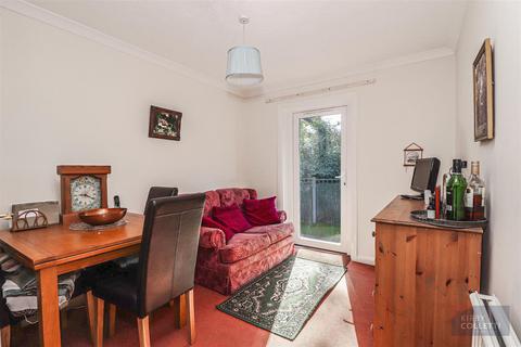 10 Brookside, Hoddesdon, EN11 8QW