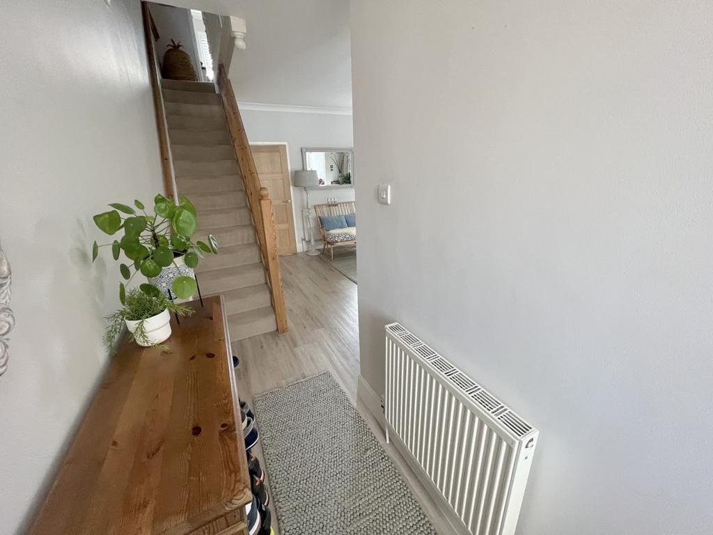 Library Road, Parkstone, Poole, BH12 3 bed detached house for sale £