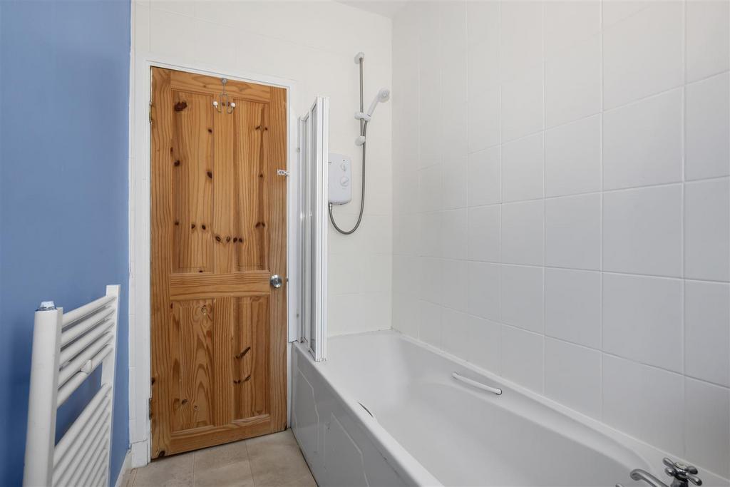 17 Hillfield Crescent 12.jpg