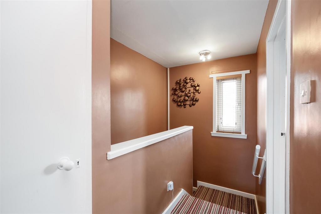 17 Hillfield Crescent 18.jpg