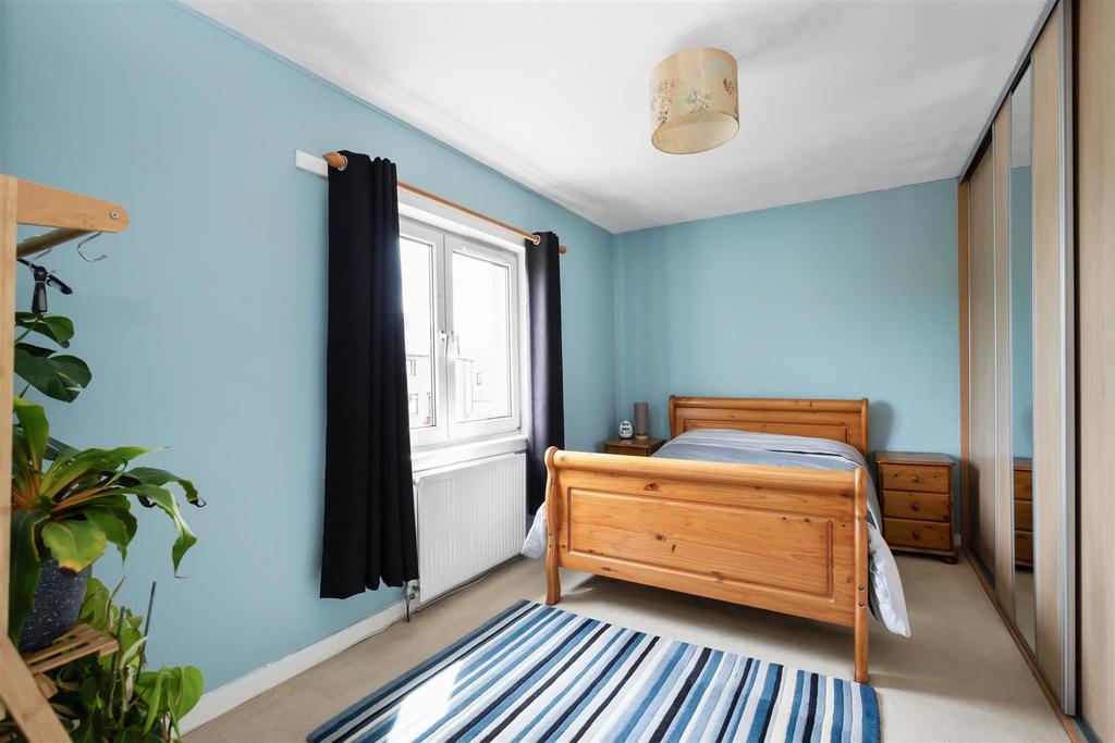17 Hillfield Crescent 13.jpg