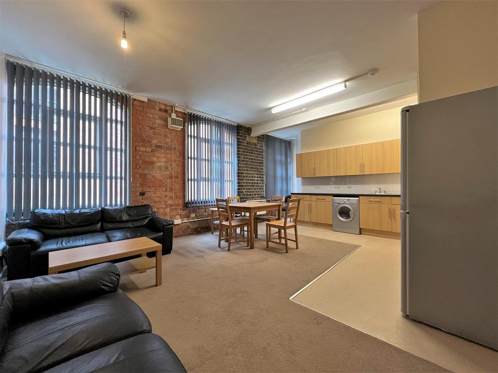 Open Plan Living/Kitchen Area