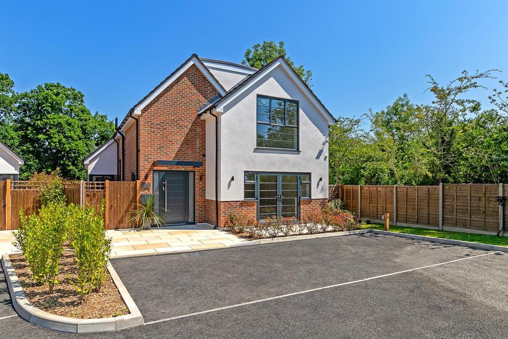 Hazel Road, Park Street, St. Albans 4 bed detached house for sale £1,295,000