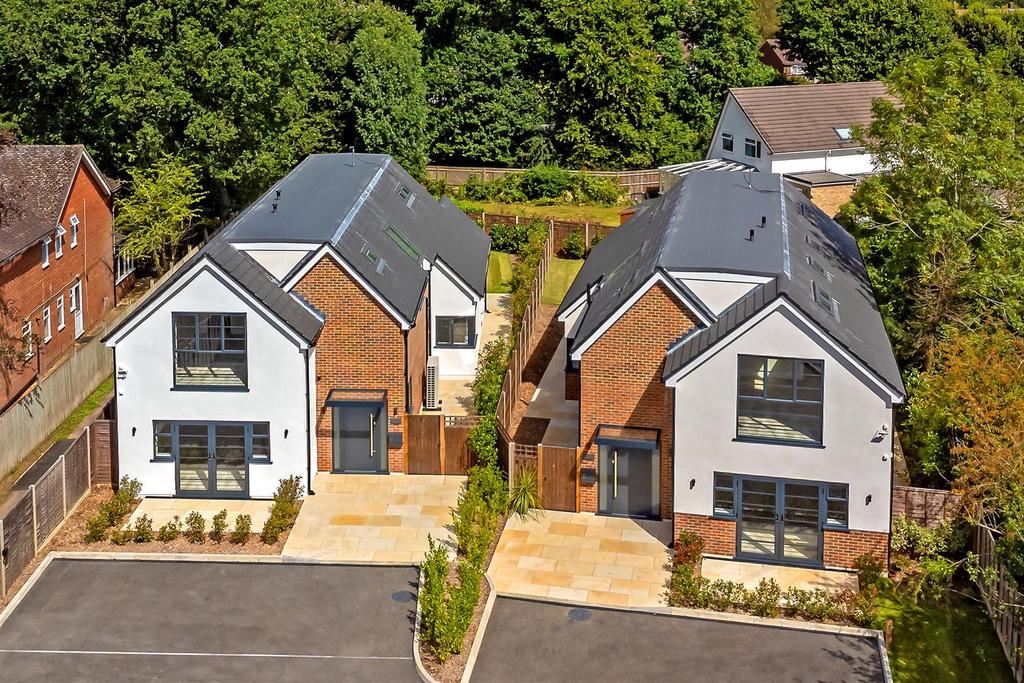 Hazel Road, Park Street, St. Albans 4 bed detached house for sale £