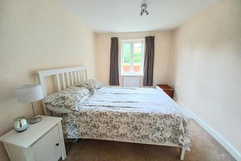 1 Alexandra Close, Dursley, GL11 4GN