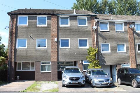 3 bedroom townhouse for sale, Werneth Road, Glossop