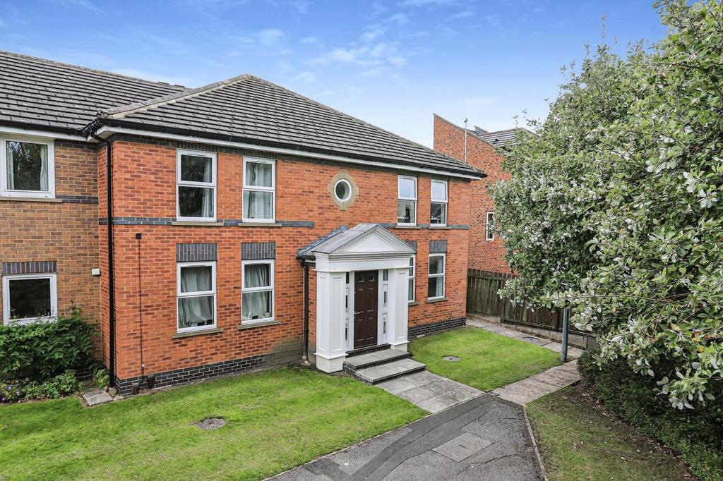 Nicholas Gardens, York 2 bed flat for sale £200,000