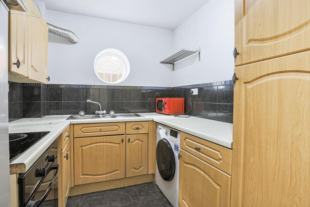 Nicholas Gardens, York 2 bed flat for sale £190,000