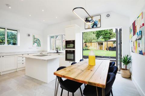 Kineton Eridge Road, Steel Cross, Crowborough, TN6 2SS