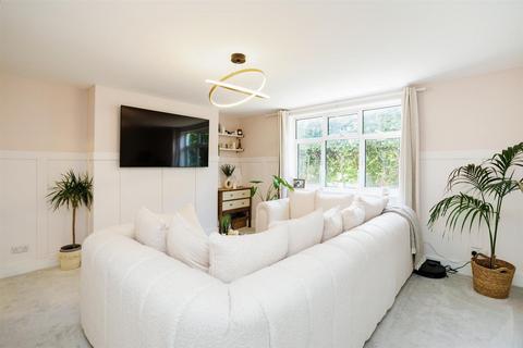 Kineton Eridge Road, Steel Cross, Crowborough, TN6 2SS