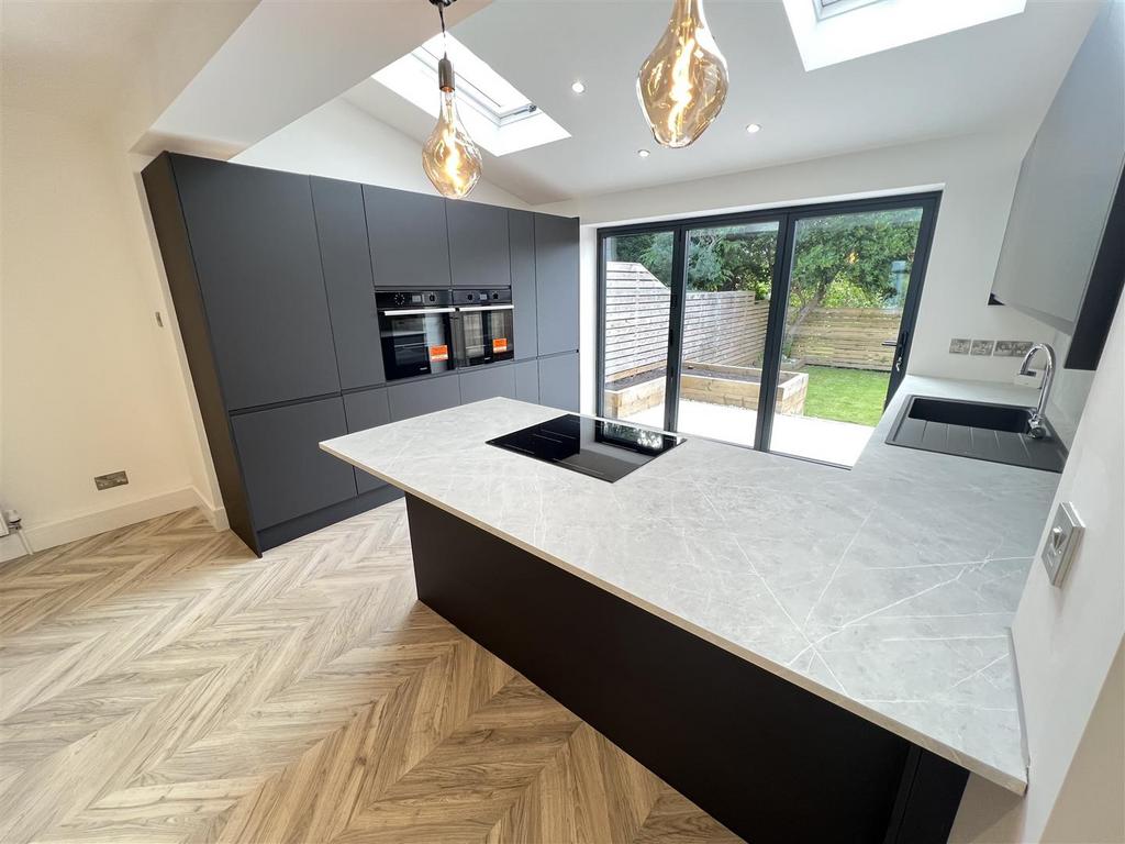 Poll Hill Road, Heswall, Wirral 4 bed semidetached house for sale £