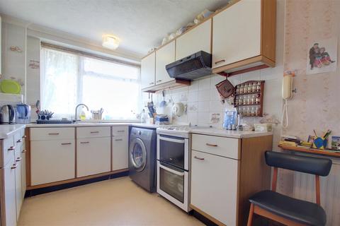 3 bedroom end of terrace house for sale, Chippers Close, Worthing