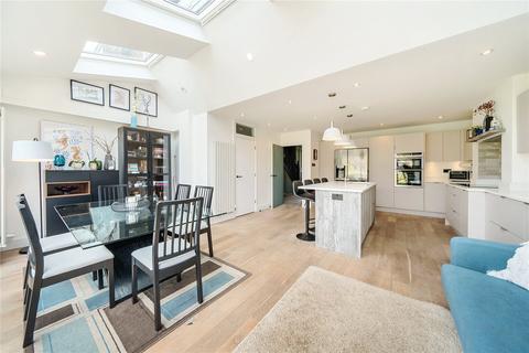 126 Victoria Road, Wood Green, London, N22 7XQ