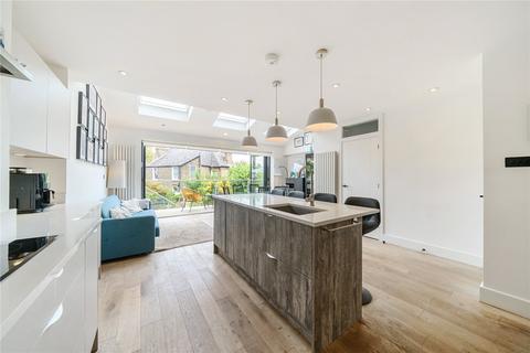 126 Victoria Road, Wood Green, London, N22 7XQ