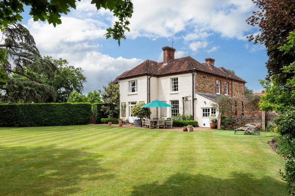 The Green, Elstead, Godalming, Surrey, GU8 6 bed village house for sale
