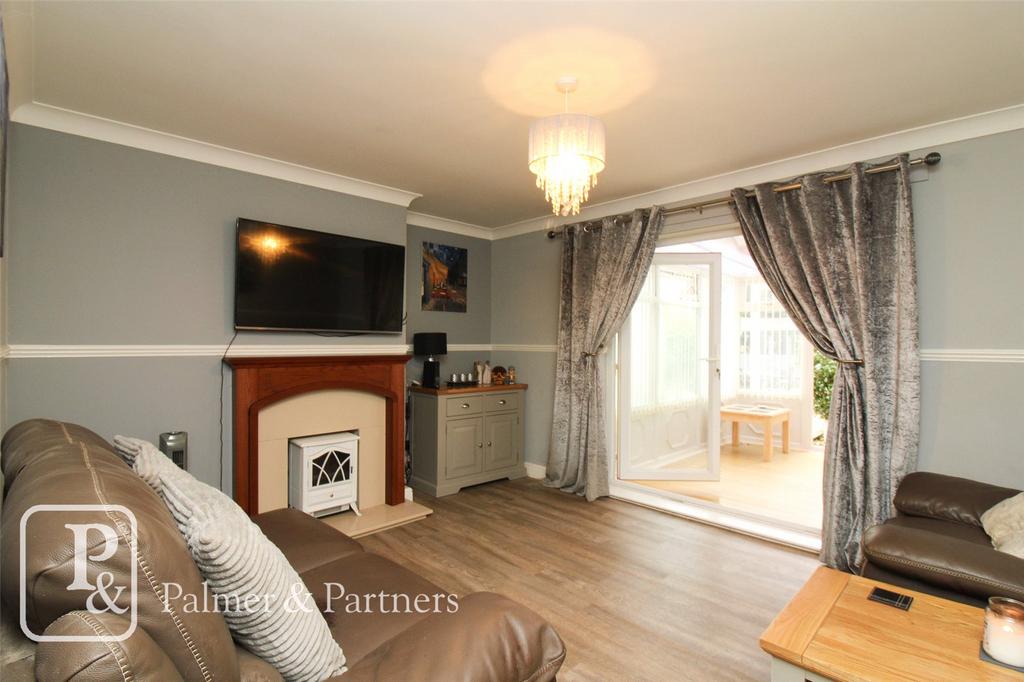 Moy Road, Colchester, Essex, CO2 3 bed semidetached house for sale £
