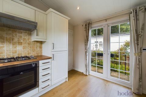 1 bedroom park home for sale, Duffins Orchard, Ottershaw, Surrey, KT16