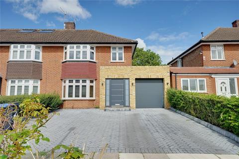 3 bedroom semi-detached house for sale - Lowther Drive, Enfield, EN2