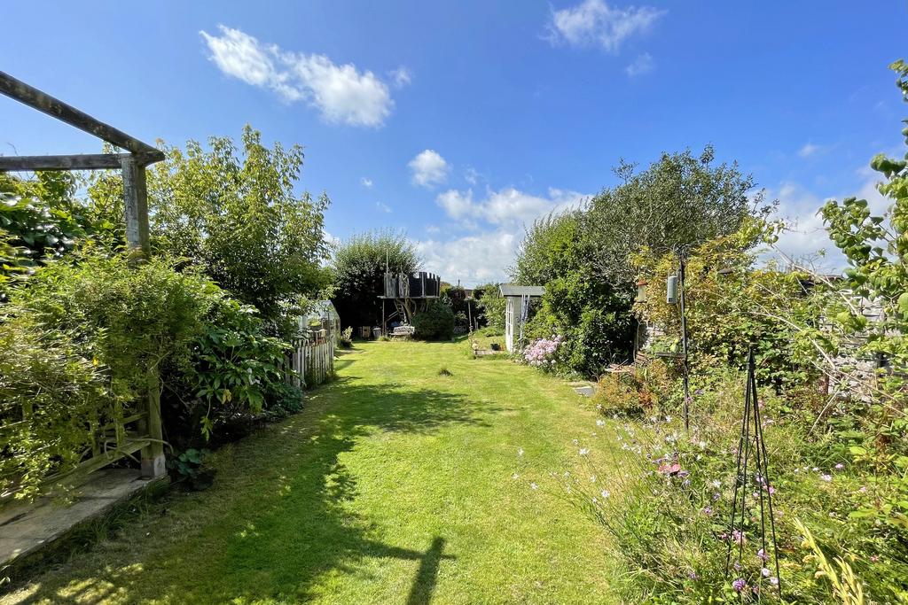 Farnham Avenue, Hassocks, West... 2 bed bungalow £575,000