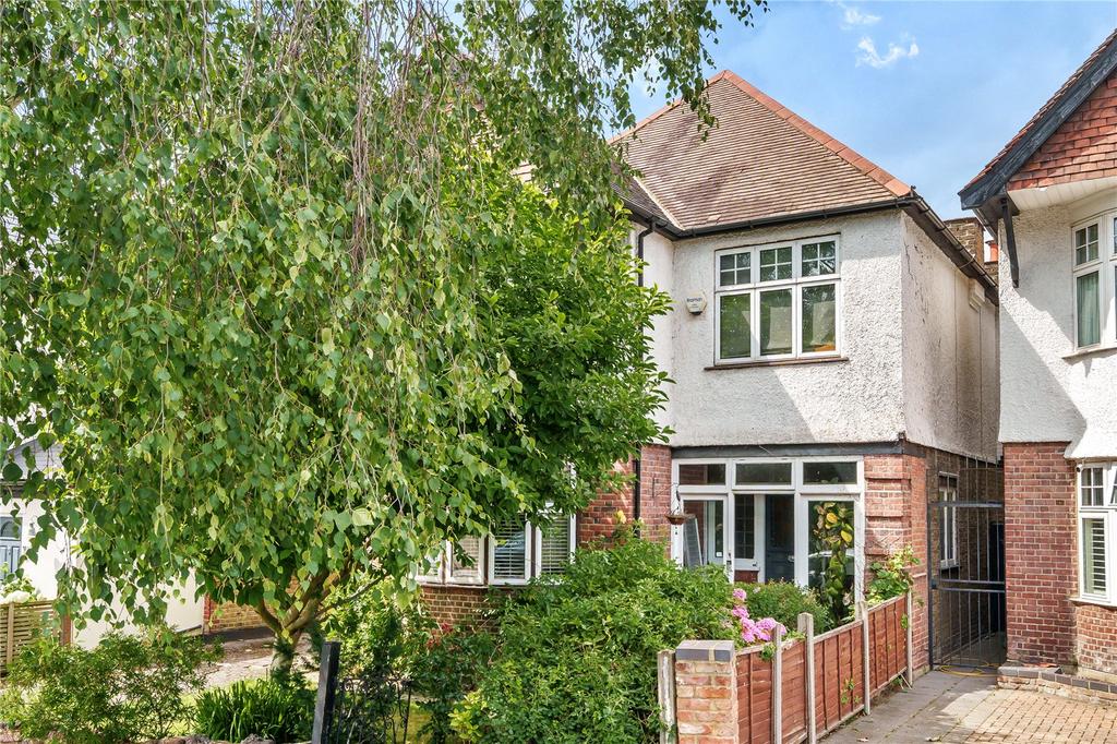 Woodside Avenue, London, N10 3 bed detached house £1,595,000