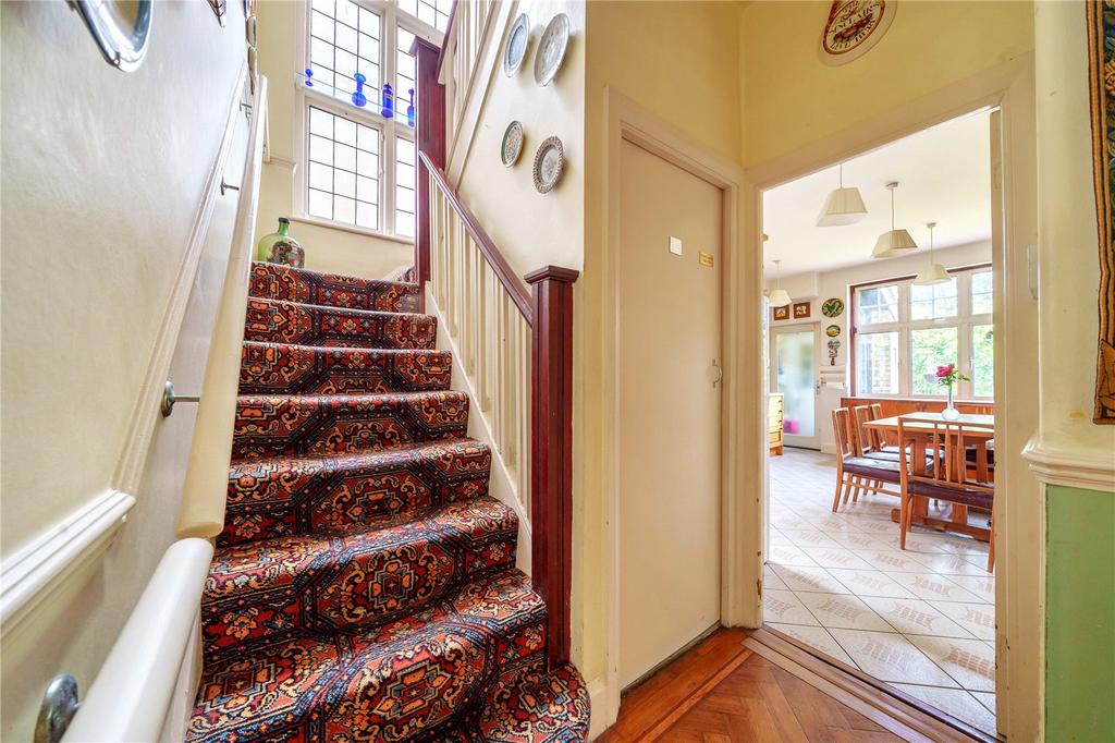 Woodside Avenue, London, N10 3 bed detached house £1,595,000
