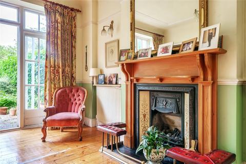 45 Woodside Avenue, London, N10 3HY