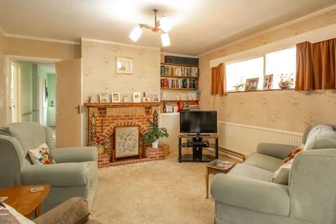 5 bedroom bungalow for sale - Dowlans Road, Great Bookham, Surrey, ., KT23 4LF