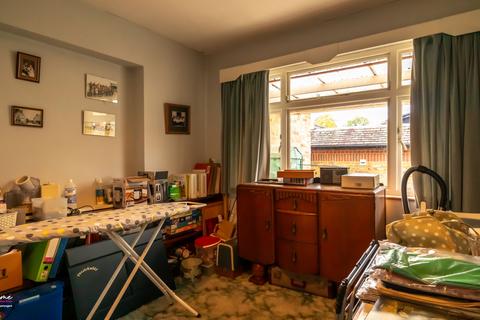 25 Dowlans Road, Great Bookham, Leatherhead, KT23 4LF