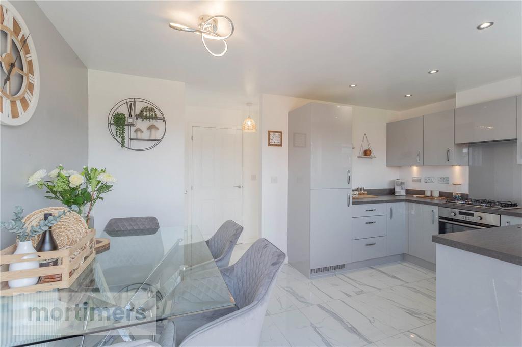 Kitchen/Dining Room