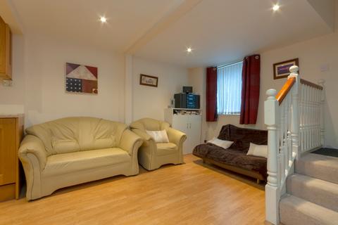 2 bedroom maisonette to rent, Howburn Place, The City Centre, Aberdeen, AB11