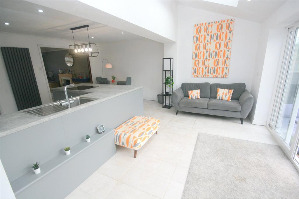 Family Room (3)