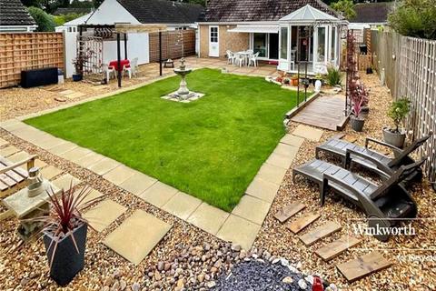 3 bedroom bungalow for sale - The Lanes, New Milton, Hampshire, BH25