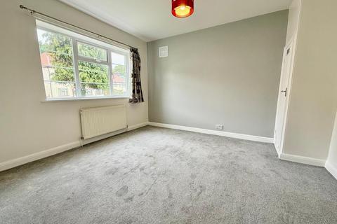2 bedroom flat to rent, Redesdale Gardens, Leeds, West Yorkshire, LS16