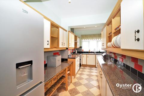 3 bedroom terraced house to rent - Hastings Road, London, N11