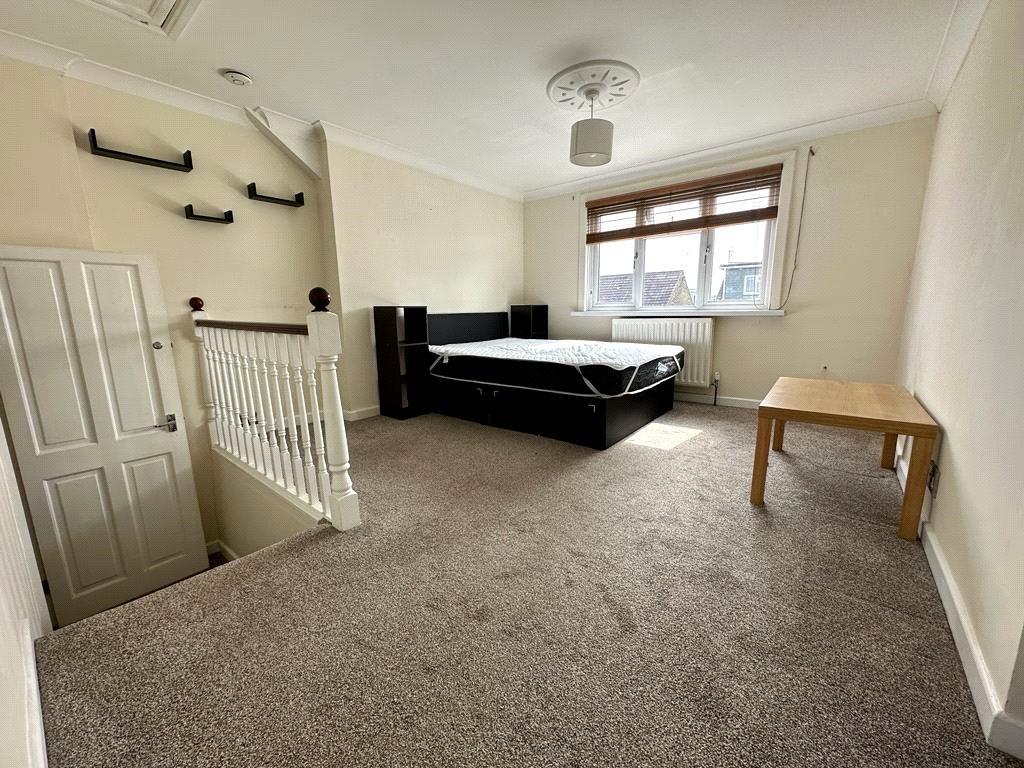 Tonge Road, Sittingbourne, Kent, ME10 1 bed terraced house £725 pcm