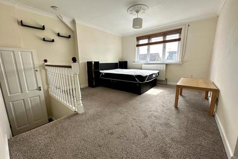 1 bedroom terraced house to rent, Tonge Road, Sittingbourne, Kent, ME10