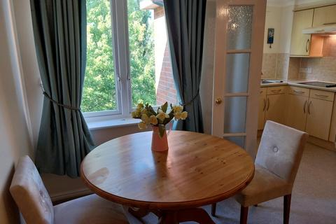 1 bedroom retirement property to rent, Edenbridge, Kent, TN8