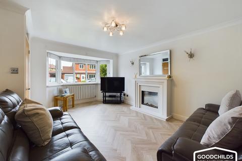 8 Charles Avenue, Essington, Wolverhampton, WV11 2TE