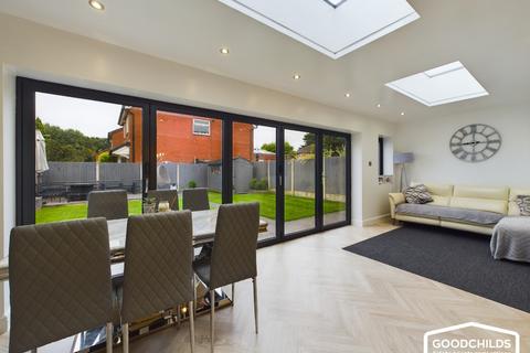 8 Charles Avenue, Essington, Wolverhampton, WV11 2TE