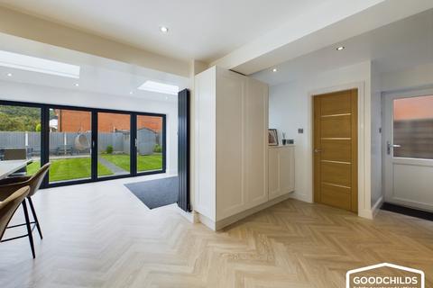 8 Charles Avenue, Essington, Wolverhampton, WV11 2TE